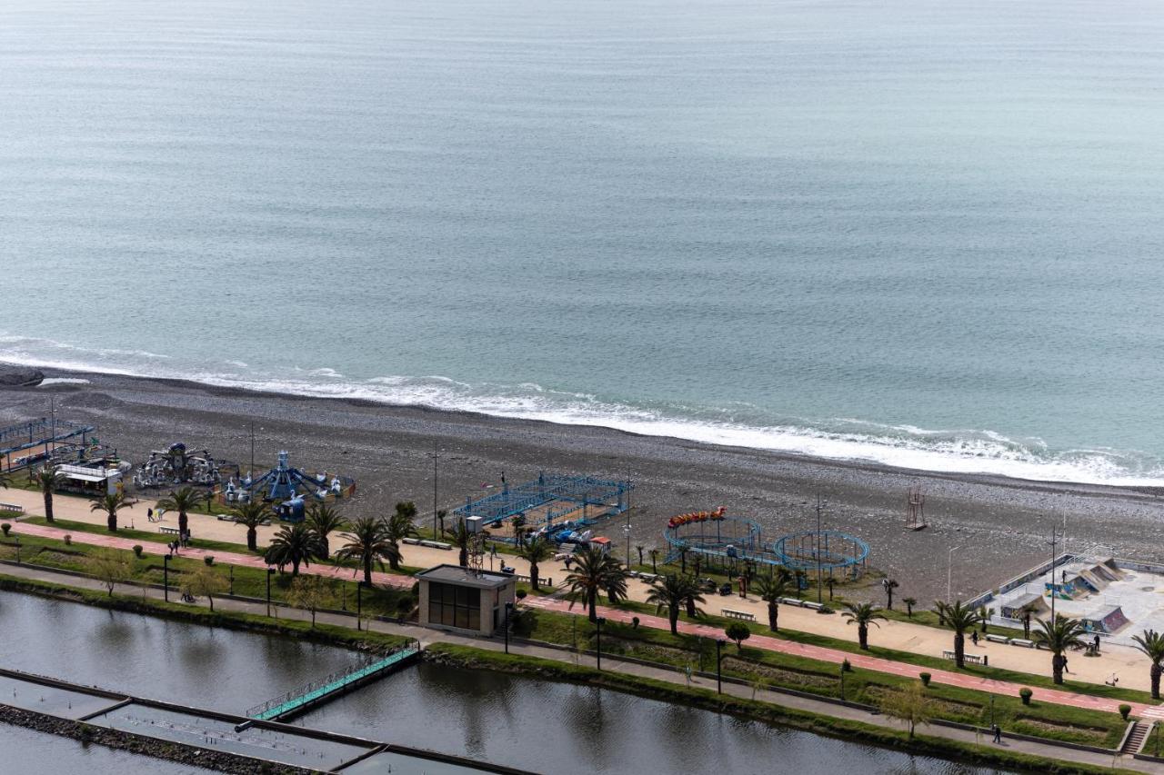 شقة Sea Breeze In باتومي المظهر الخارجي الصورة